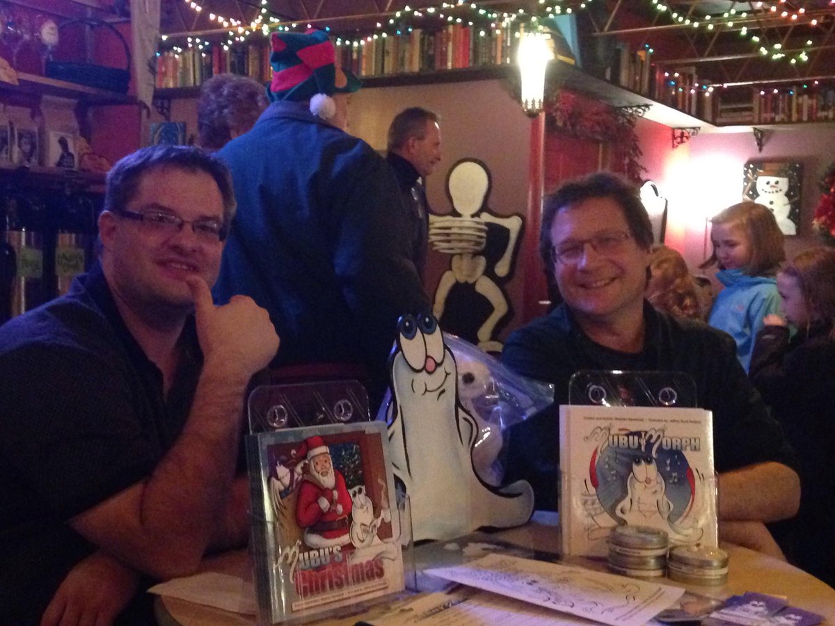 JeffPerdziak's tweet photo. Fun night @PennyLaneCafeCl with @MubutheMorph books and #santa And nothing beats "clean" John valby Christmas songs! https://t.co/kaLt3jJg9e