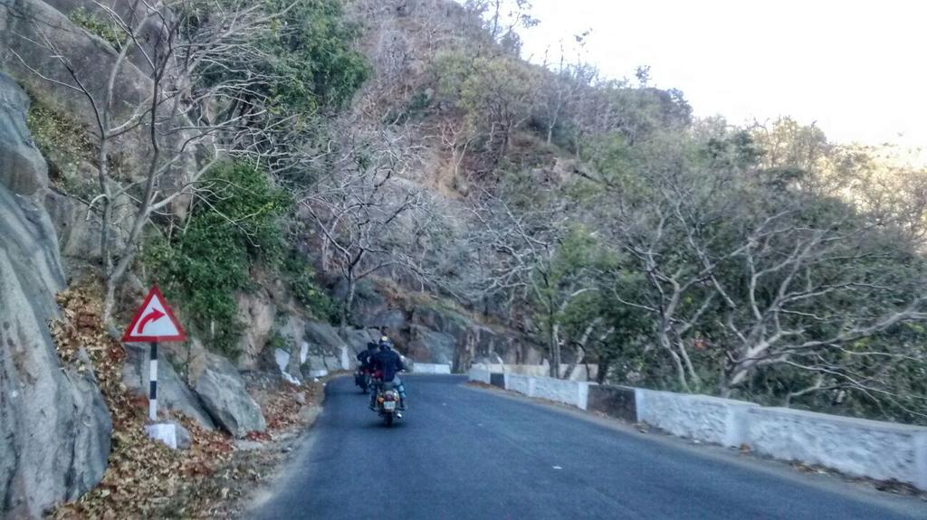 BikeWale's tweet photo. Going up the twisties was fun. We have reached Mount Abu now.
#TOR2015 @royalenfield https://t.co/8JrafFfhg6