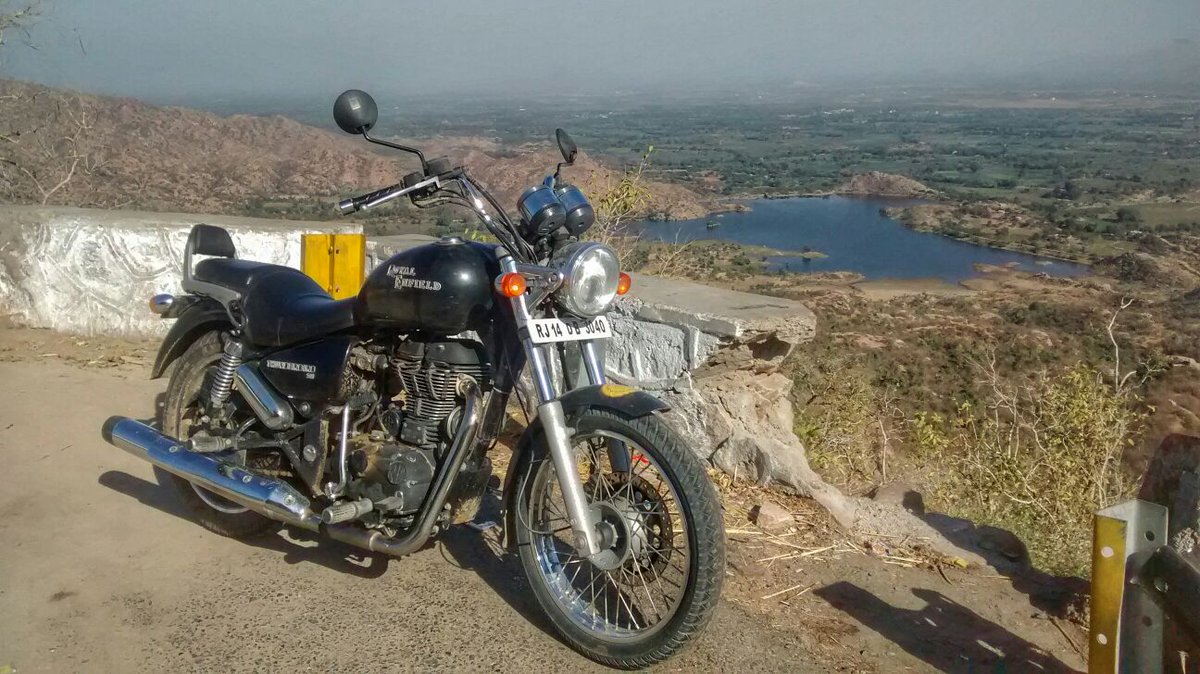 BikeWale's tweet photo. Going up the twisties was fun. We have reached Mount Abu now.
#TOR2015 @royalenfield https://t.co/8JrafFfhg6