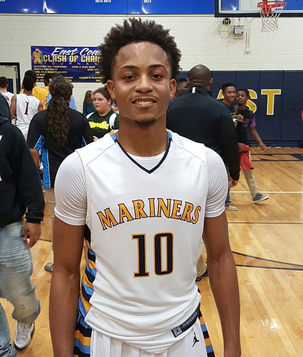 CoachTaylor252's tweet photo. E. Carteret '17 Jack Garrison IV @Mrclutch_Jack w/24p V Havelock #solidguardplay @CarthensBC @CHC3 @ECBoysBasketbal https://t.co/yMUjcVBMZ4
