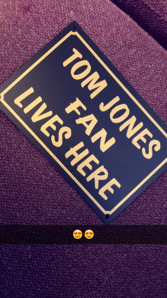 Kaatisha's tweet photo. @RealSirTomJones My Secret Santa knows me well😍😏 https://t.co/PXwWgFAPFt