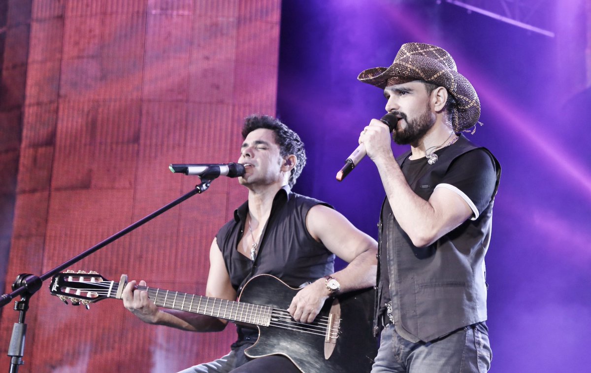 zcloficial's tweet photo. Valeuuuuu #Guarapuava (PR) vocês são demais! Fotos disponíveis em nosso #FacebookZCL! #ZCL2015 #PéNaEstradaZCL https://t.co/sy8HCnLk5l