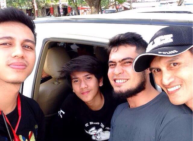 Comate_INA1's tweet photo. mz senyumnya kok maniz @iqbaale https://t.co/UiRwGT201w
