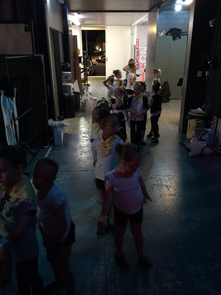 dance_reflect's tweet photo. #backstage #danceintothelight #Reflections https://t.co/DD7XhqSp6Q