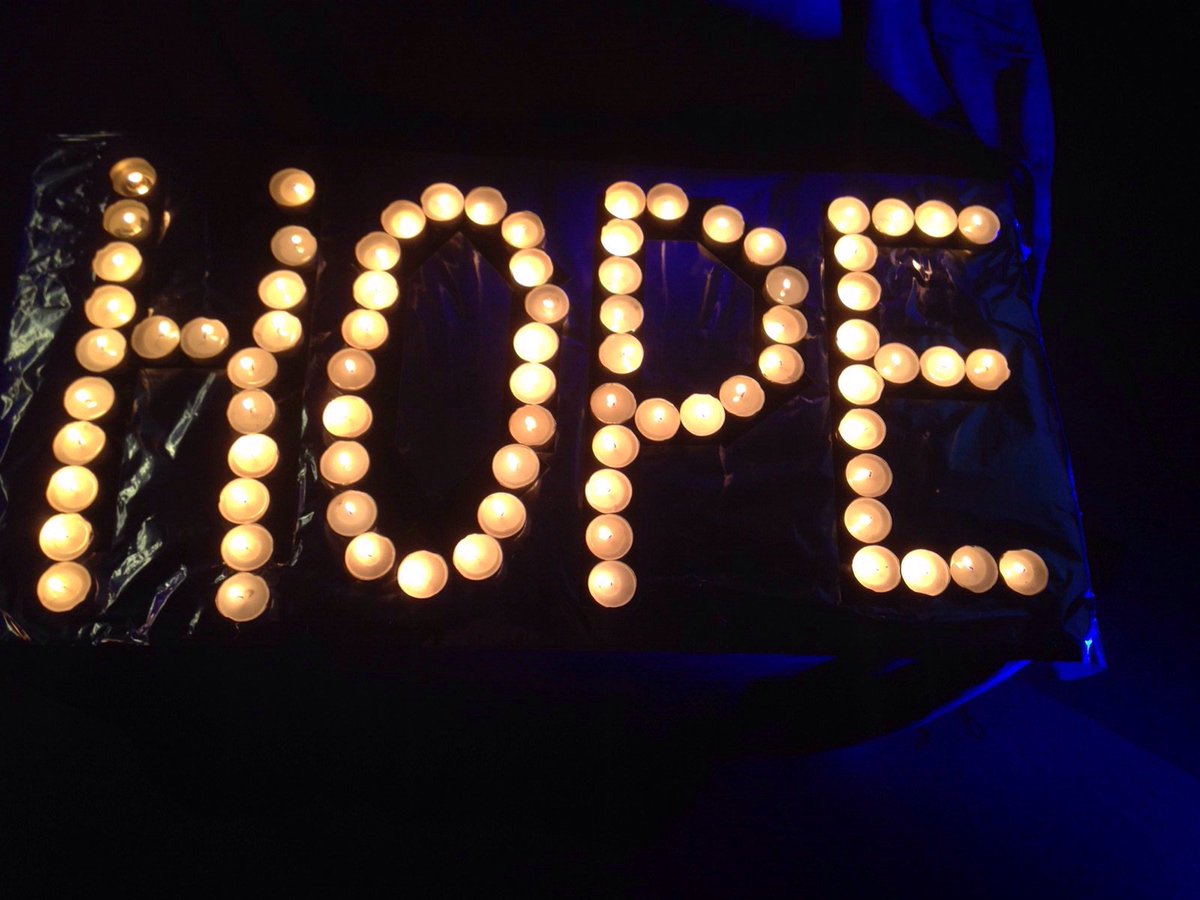 de_Frets's tweet photo. Na ontzettend drukke laatste weken hebben we gisteren het jaar af mogen sluiten met een kerstshow op het MBO! #hope https://t.co/MU704hbwVD