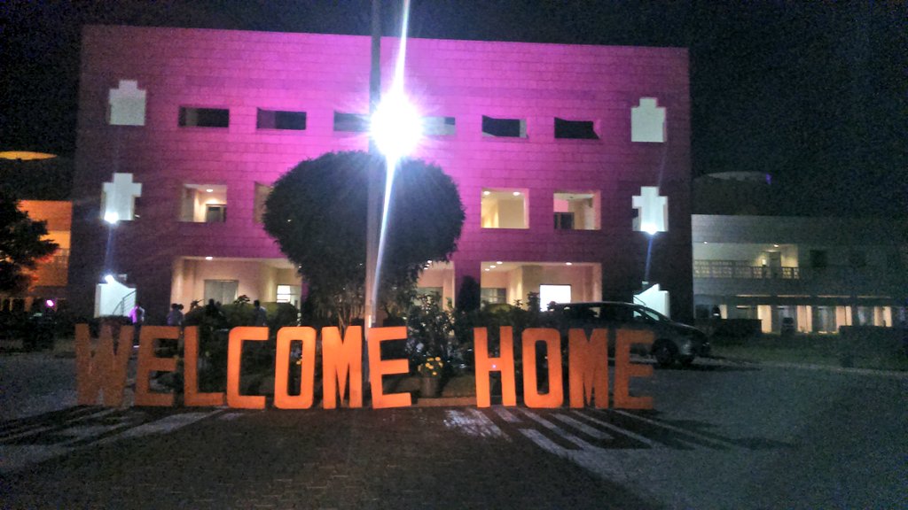 irischowdary's tweet photo. Granddddd WELCOME 😀 🎉 #isbalums #isbsolstice2015 #ReliveISB #isbsolstice15 @LifeAtISB https://t.co/HHhKJQKrab