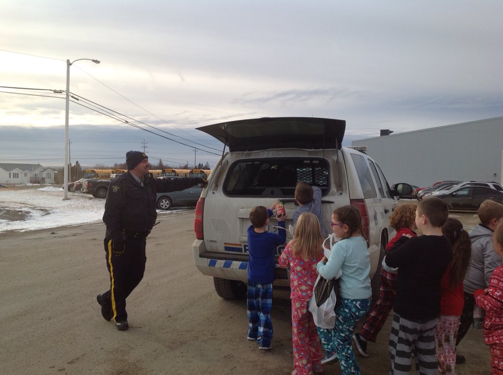 PearsonAstros's tweet photo. @PearsonAstros stuff the cruiser!!! Thanks to the RCMP. https://t.co/dp2ZmodsVu