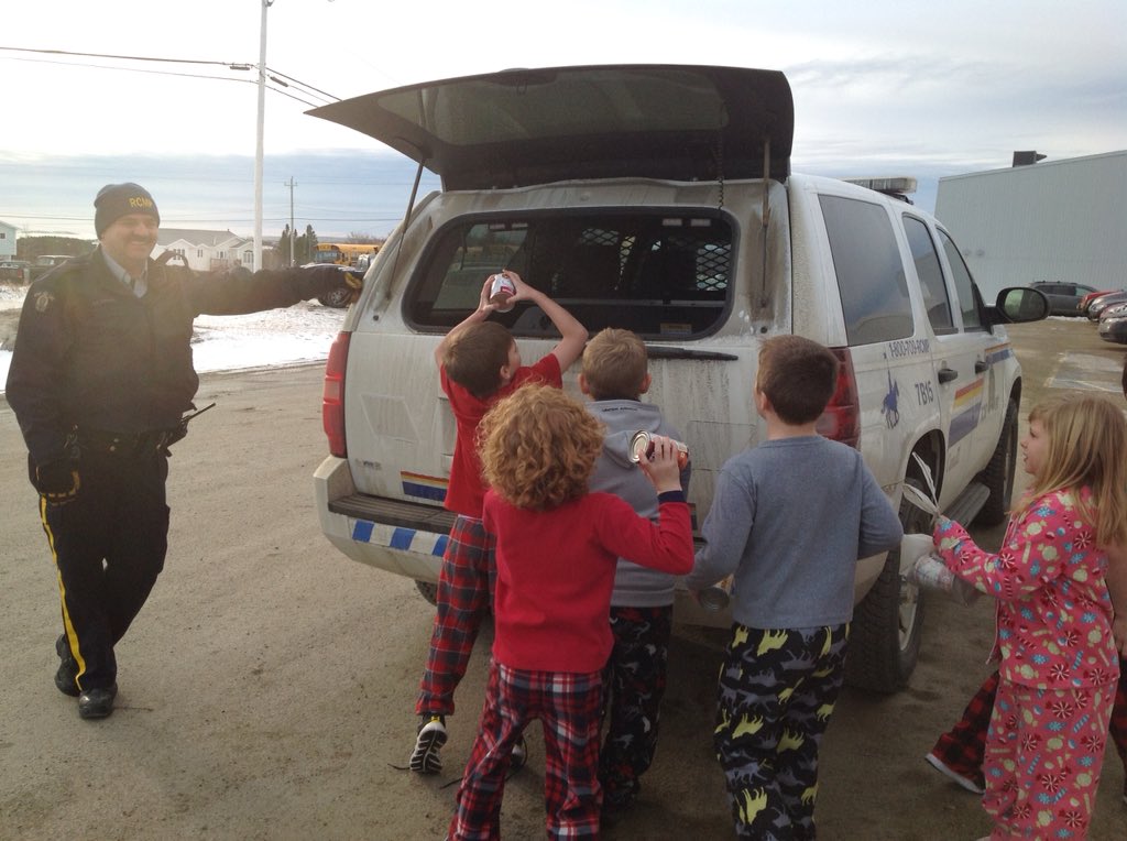 PearsonAstros's tweet photo. @PearsonAstros stuff the cruiser!!! Thanks to the RCMP. https://t.co/dp2ZmodsVu