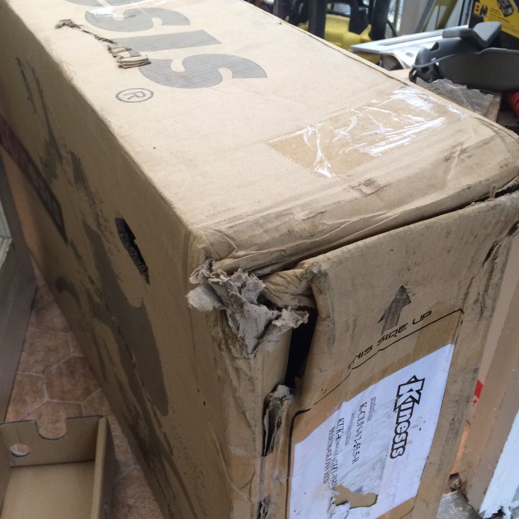 markhindleigh's tweet photo. @WinstanleysBike this is how @YodelOnline treat your deliveries. Head tube bent, can't fit headset #iamcross https://t.co/CaTBNtnDXH