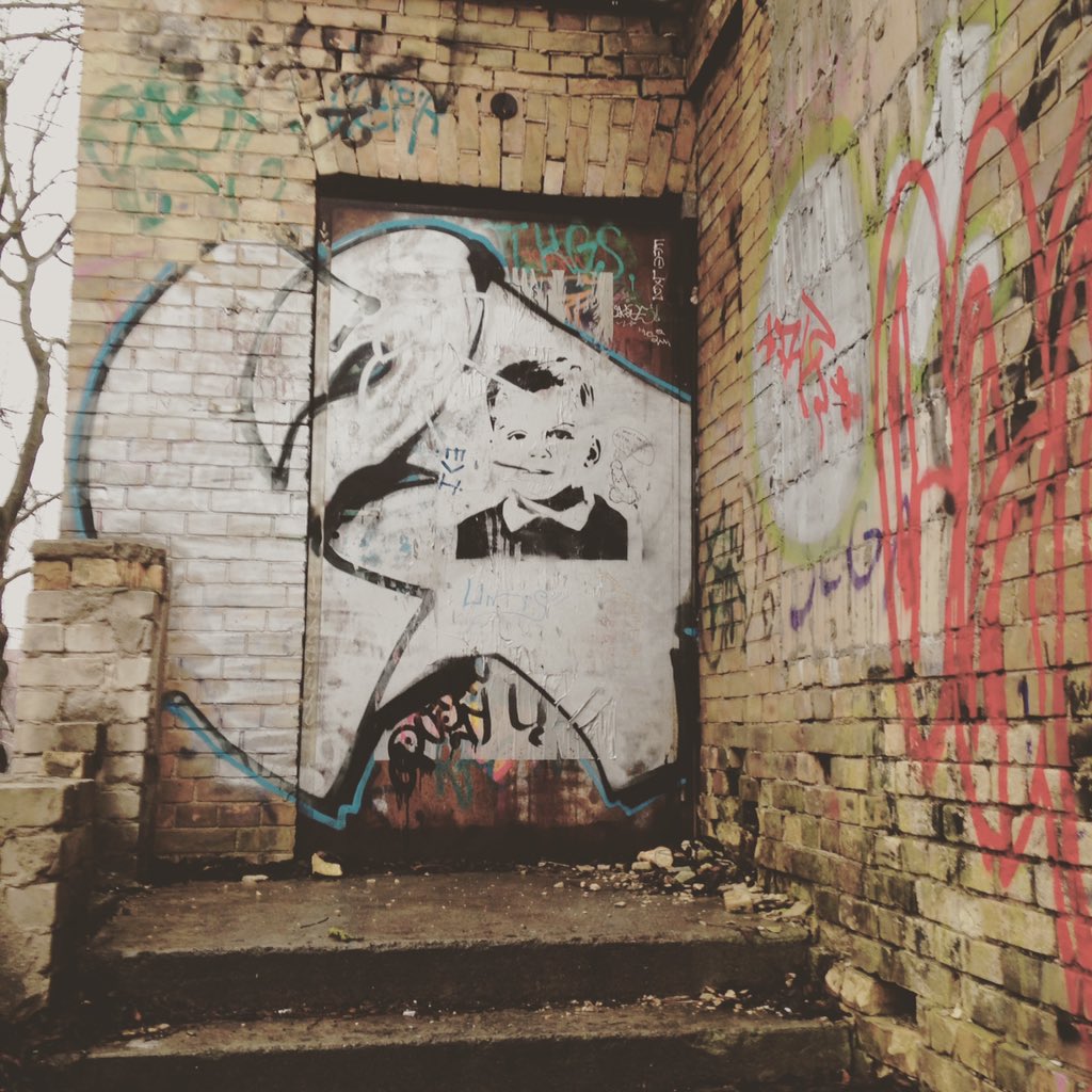 TRISTRAMBROS's tweet photo. #Vilnius #Lithuania #december #2015 https://t.co/jrozbcXrdF