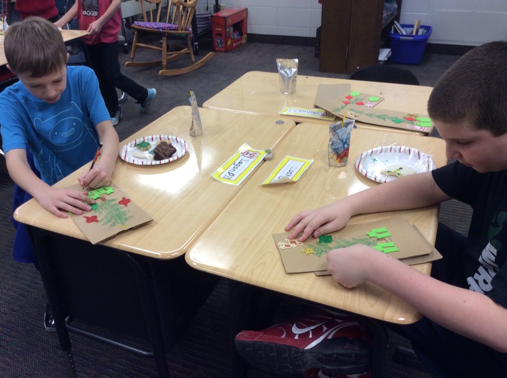 WNES_SC's tweet photo. Ms. Macek's class decorates bags for MEALS ON WHEELS! Merry Christmas!! Peace on Earth!#WNES_SC #highland4tomorrow https://t.co/UJSNvD0qXm