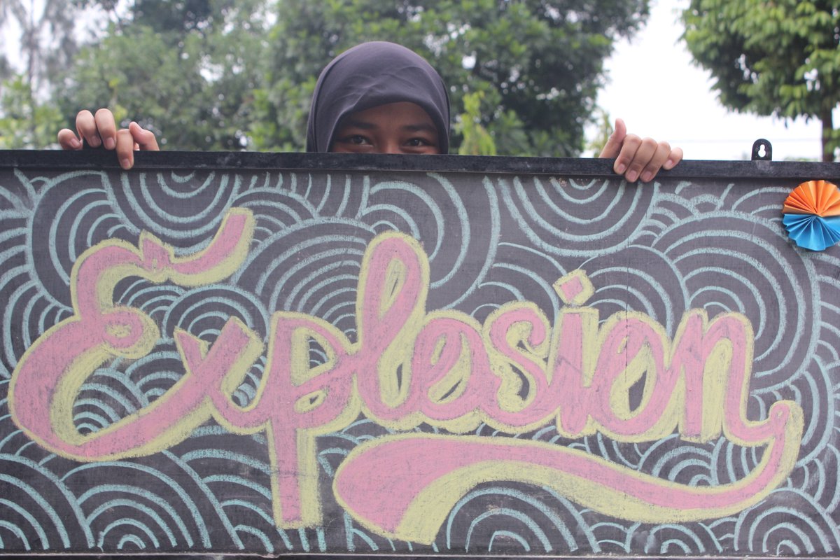 Explosion tweet media