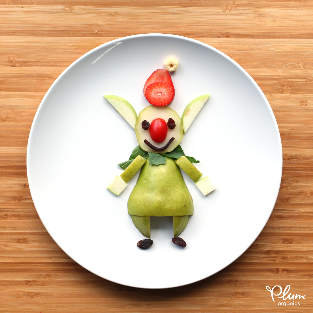 PlumOrganics's tweet photo. Santa’s little helper is pear-fection! #Elf #FoodArt #SuperPuffs https://t.co/LBeKFzdSlD