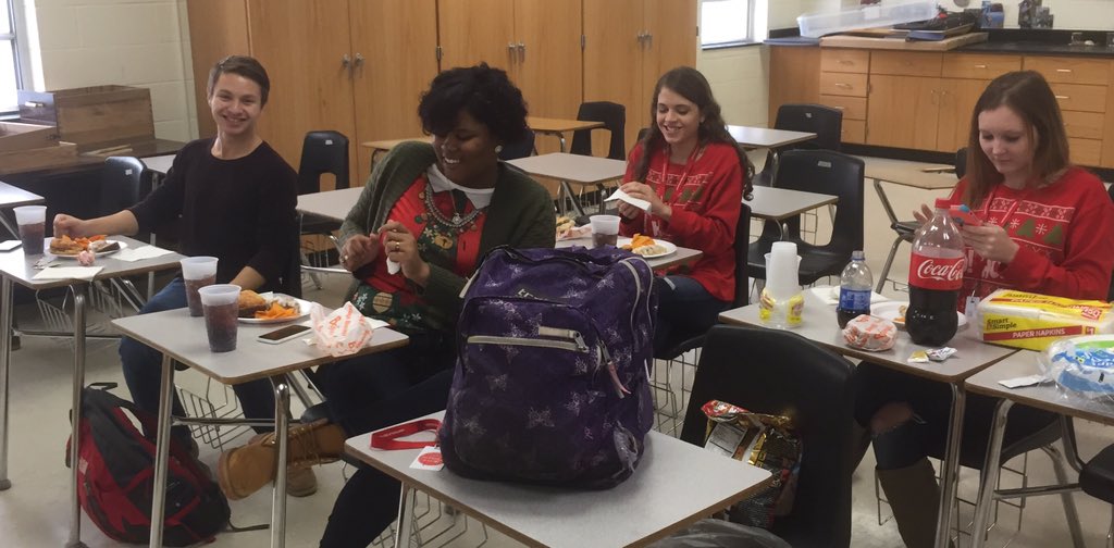joseph_flaherty's tweet photo. Celebrating the season with my PULSE molecular biology students #hhsmobio #cokerpride #merrychristmas https://t.co/LYYiS5be6l