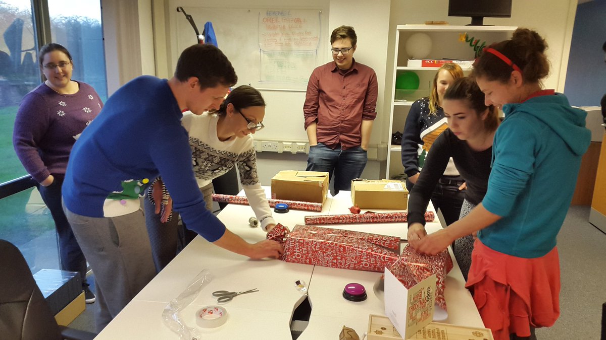andrewjfirth's tweet photo. 2 people, 1 handed, competitive present wrapping in today's @Ascensor #LastFridayFuddle #FunCoordinator https://t.co/uCb1tvlA49