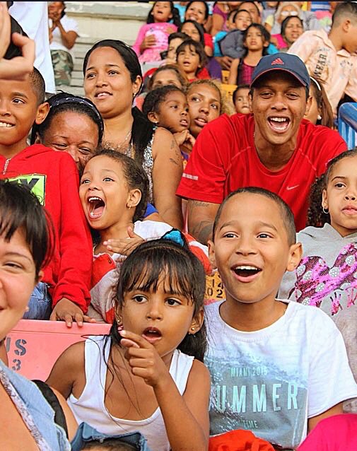 JAVIERBERTUCCI's tweet photo. Qué honor poder servir a nuestro hermoso pueblo, en especial a todos estos miles de niños ayer en el olímpico. https://t.co/QdQErjJJdX