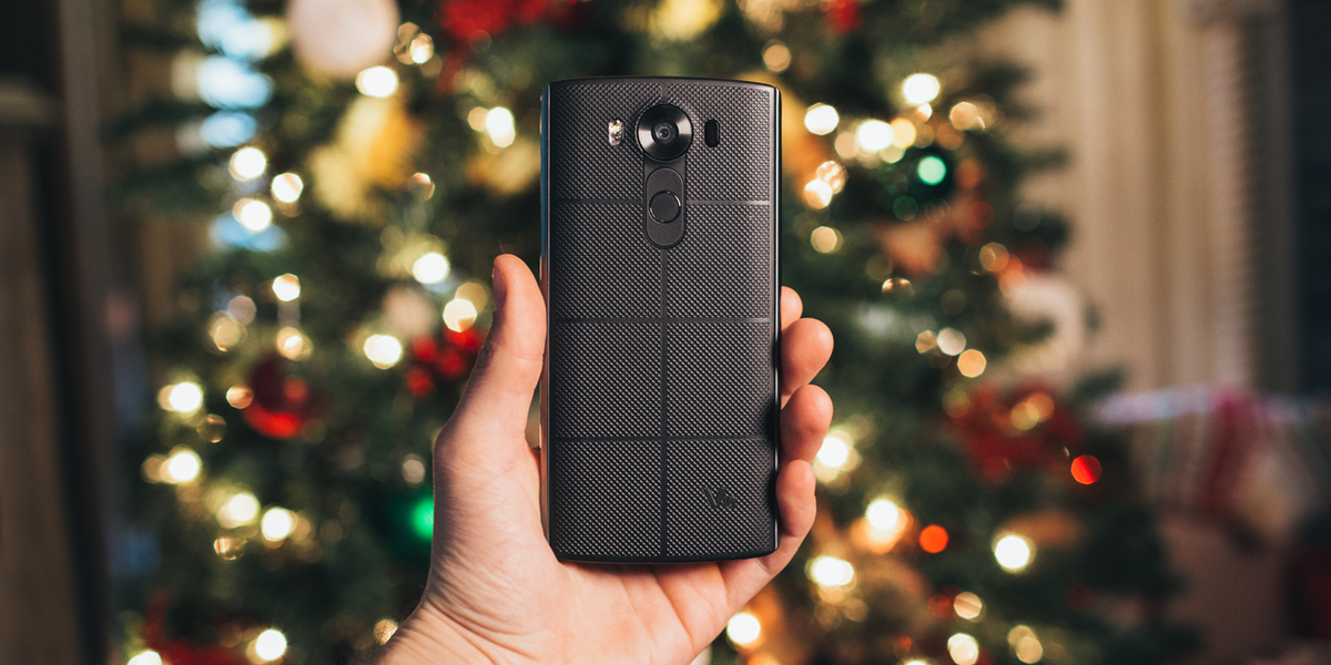 LGUSAMobile's tweet image. Follow and retweet for a chance to win the LG V10 and LG G4. Rules: on.fb.me/22dD9B1 #12DaysOfLGSweeps