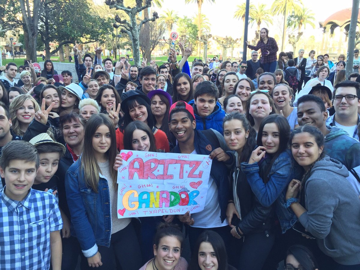 ghoficial's tweet photo. En Santurtzi se están dejando la voz animando a Aritz. https://t.co/RtqkL4baul