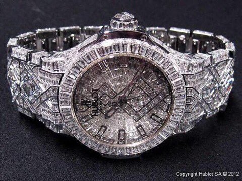 ThepowerfulPics's tweet photo. Jay Z's birthday present from Beyoncé, a $5 million dollar Hublot watch which has a total of 1,282 diamonds in it.😱 https://t.co/gACI3A2Gf6