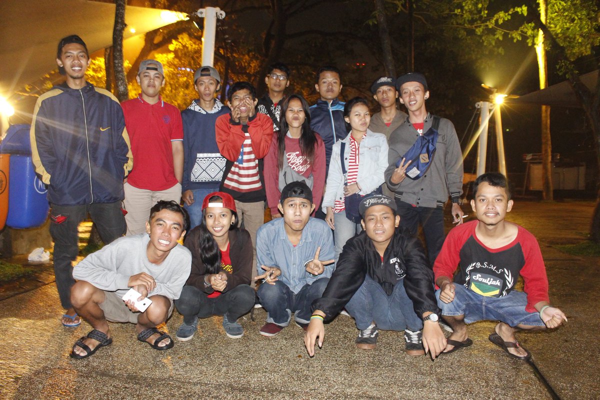 Walsupun semalem <a href="/souljahmusik/">Souljah Indonesia</a> nggak jd tampil di malang tspi tetep digsnti dengan Gathering with <a href="/Braddasby/">BraddaSouljahSby</a>