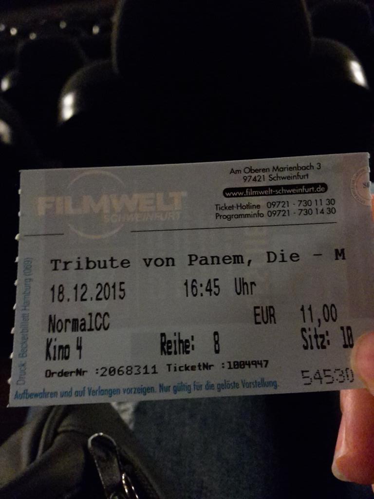 mysunshinekstew's tweet photo. Finally i see #MockinjayPart2 #mockingjay 😍😍😍😍 https://t.co/L3oz1P9BDt