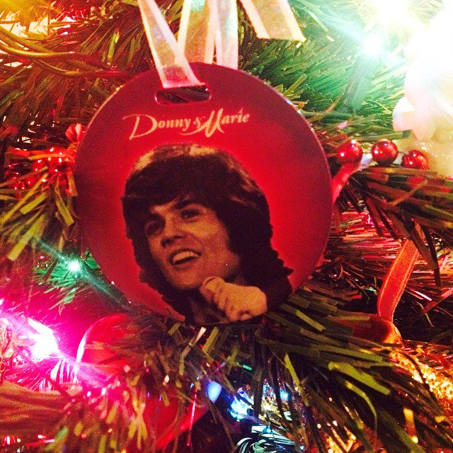What's the best Donny &amp; Marie gift you've received? We love this throwback ornament from <a href="/starpebble/">Leon Pszczółka</a>! #FanFriday