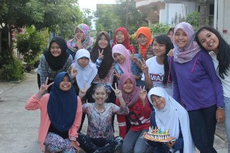 Millinia08's tweet photo. Mereka keluarga kecilku diluar sana~Terimakasi😘❤🌹 https://t.co/sm3JzKeR4k