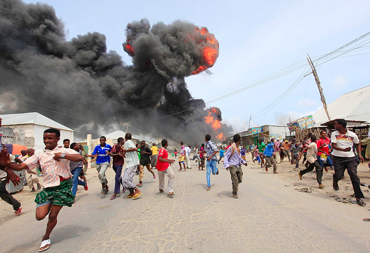 JawarMohammed's tweet photo. #OromoProtests Merrara: Mass Exodus of oromos to neighboring countries A la Somalia style. #Noretreat #lastchance https://t.co/23abhuiwAc