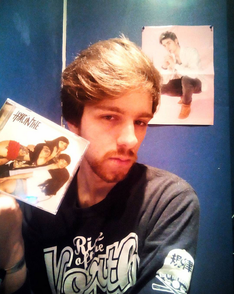 sissyraiden's tweet photo. Noël avant l'heure. T'es le meilleur de loin @HyacintheDFHDGB. ✌️♥️
#Ammour #SLRA2 #DFHDGB https://t.co/ILtQnoQ8Sb