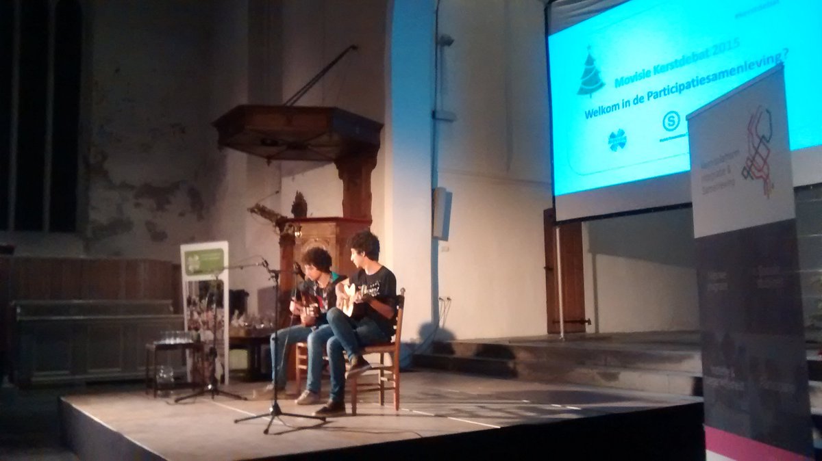 Na discussies over #vluchtelingen nu mooie muzikale afsluiting van Yasser &amp; Nader. #kerstdebat