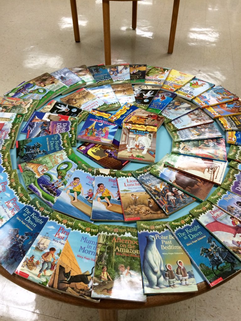 GlennEOSLibrary's tweet image. Thank you, @wcsWMS, for your generous donation of books to the students of @GlennEOS! Each student got 2 free books!