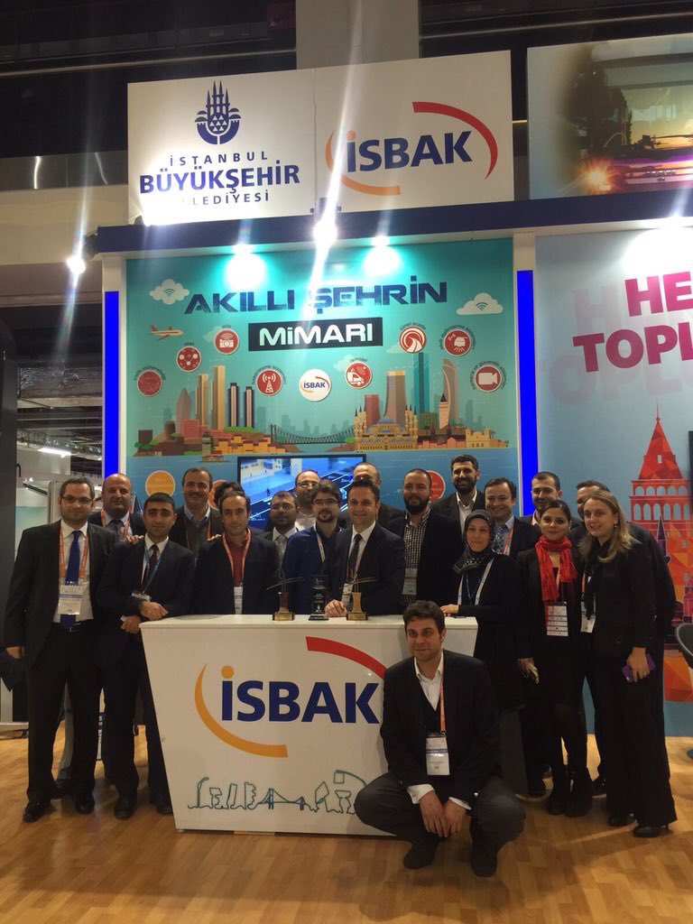 MuhammedAlyuruk's tweet photo. #transist2015 - @isbakas olarak 3 Ödül ile başarılarını taçlandıran ailemizi canı gönülden kutluyorum #BizBirAileyiz https://t.co/4KVDuV9Ycc