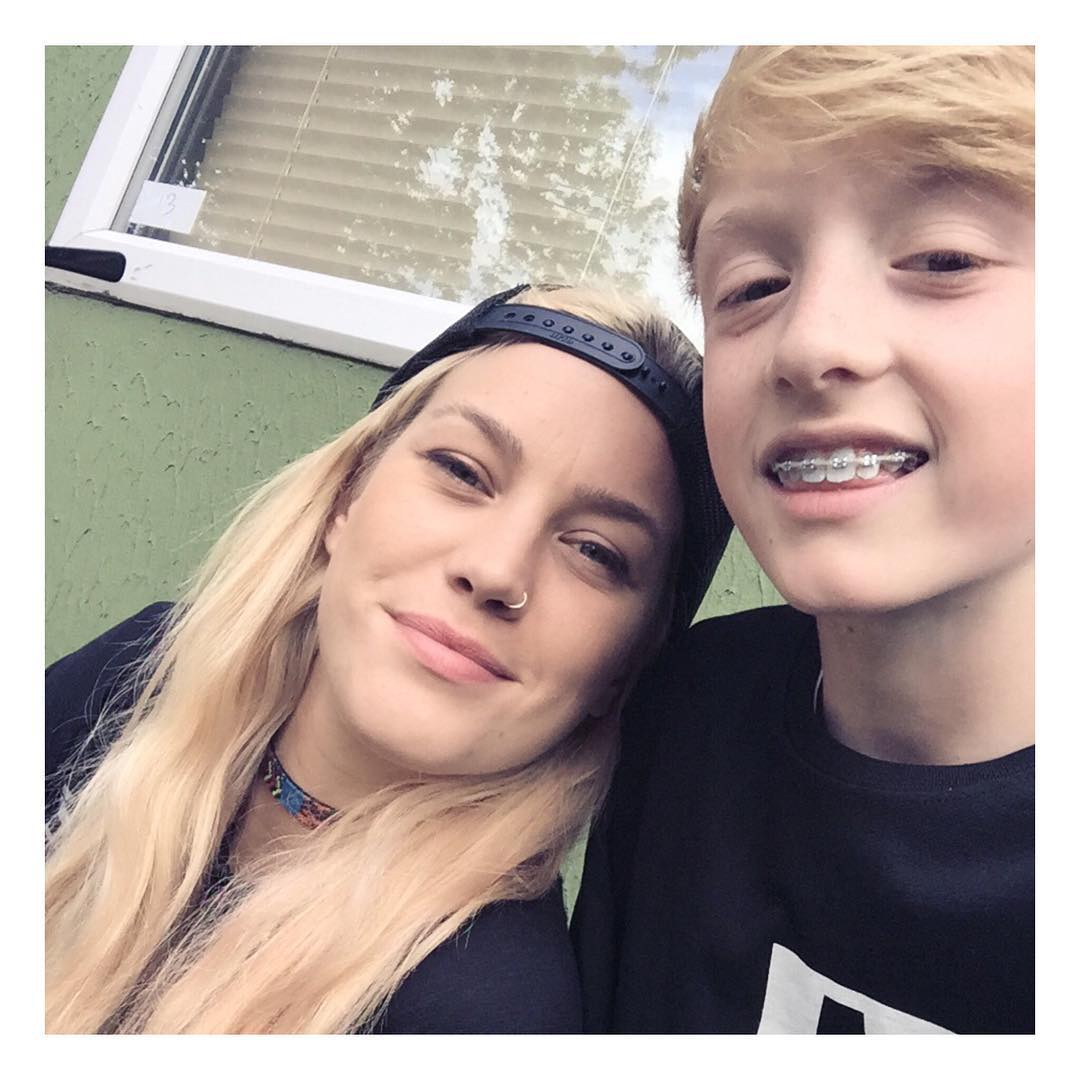 trandallRusCIS's tweet photo. #FlashbackFriday @randall_toby w/ charming @elliphantmusic at #Wireless2015 in London this summer https://t.co/HgHygQxBEO