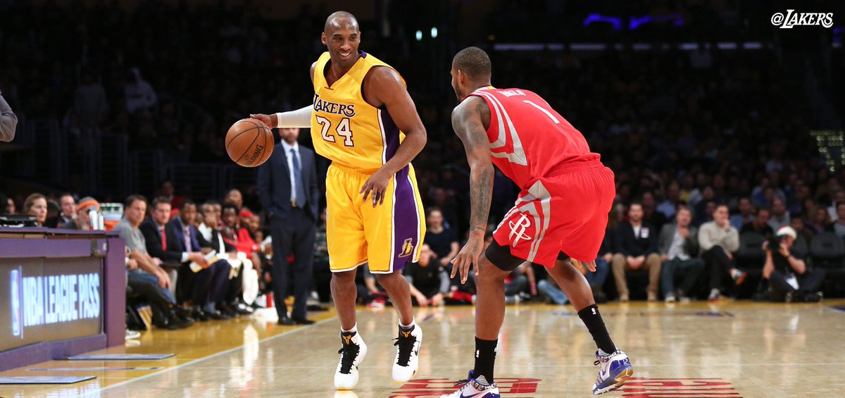 Lakers's tweet photo. Toss a Friday morning @NBAAllStar RT the Mamba's way.

Kobe Bryant #NBAVOTE https://t.co/6c82oC7Ob9