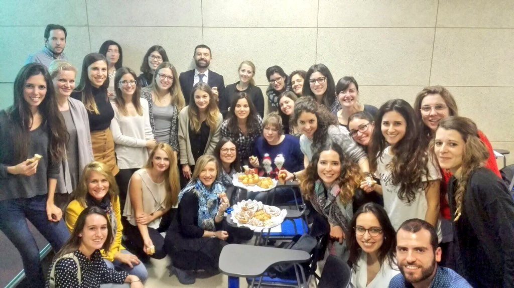 MasterEventsM's tweet image. Petit berenar de Nadal al #masterprotocolblanquerna Molt bones festes!