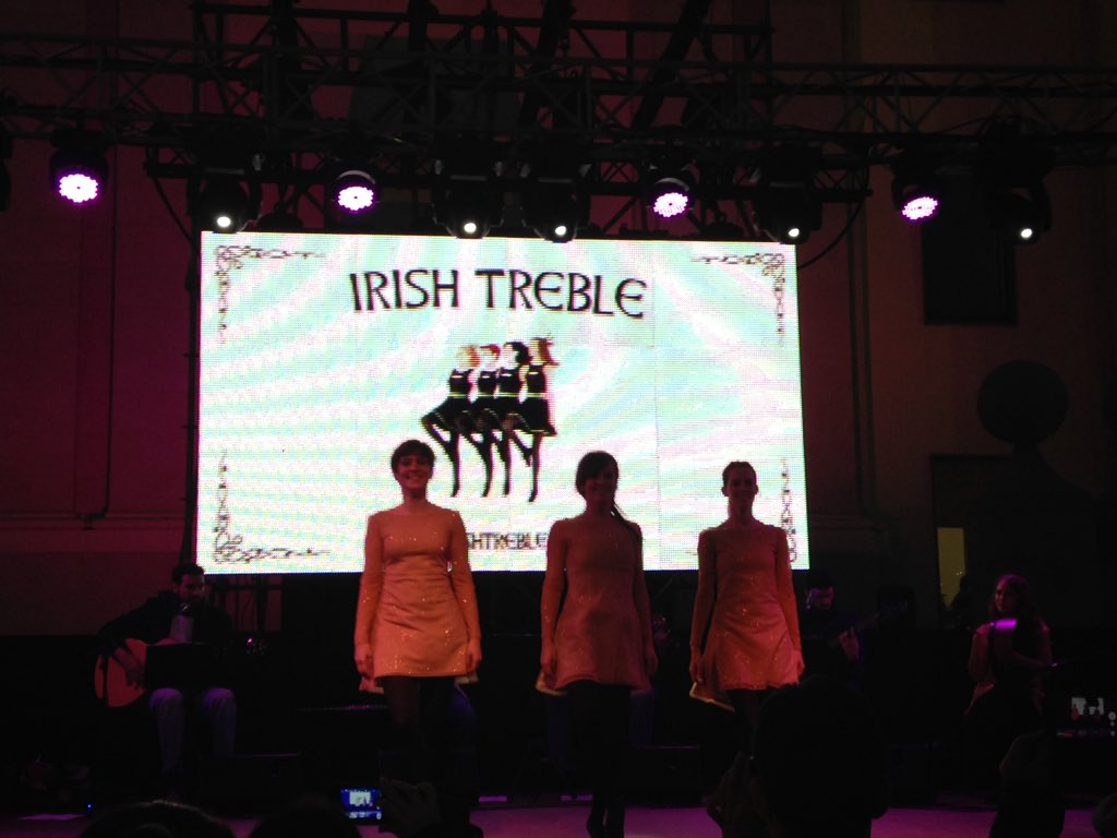 IrlEmbMadrid's tweet image. Wonderful show by @irishtreble_es on now at @CondeDuqueMAD #EsMadridEsNavidad #GetYourDancingShoesOn