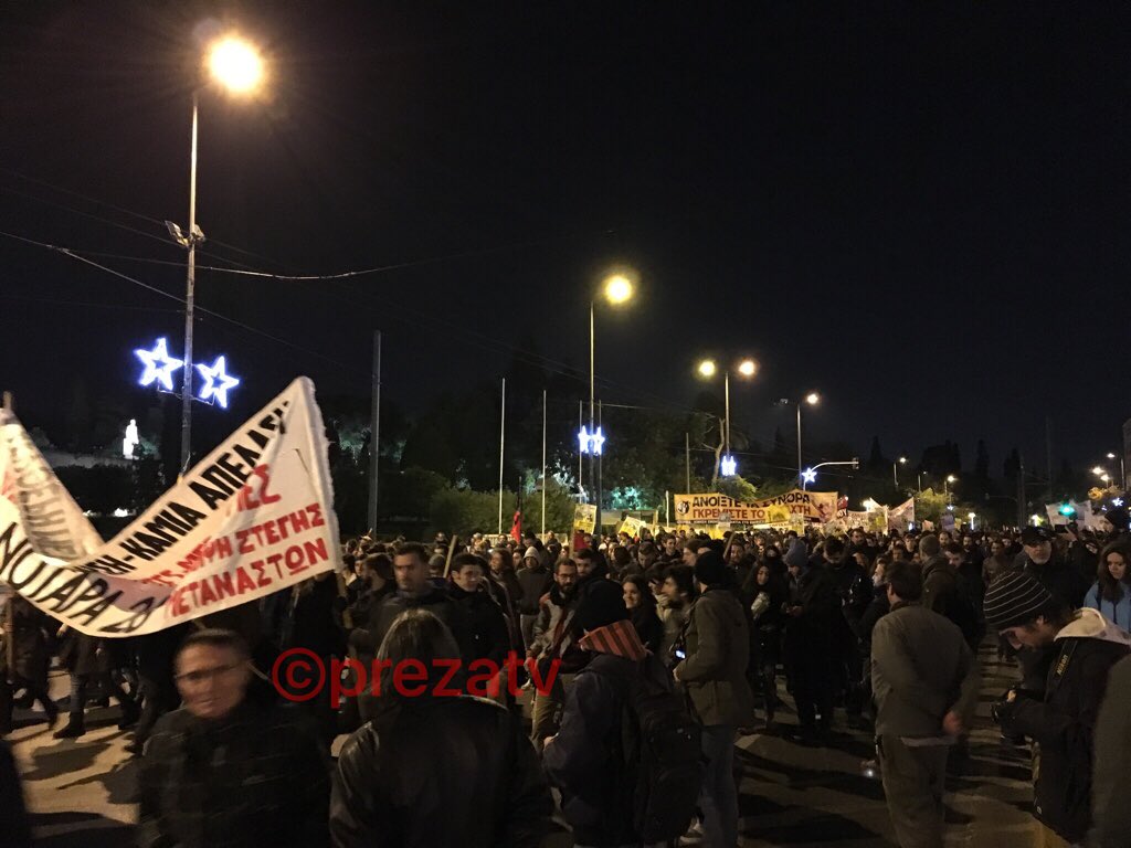prezatv's tweet photo. Συνταγμα - Αμαλιας #18d #18dgr https://t.co/wISe7IqaCa