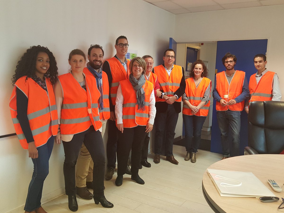 FDumas42's tweet photo. @JceStEtienne #jce #Eurotab La sécurité n'a pas de prix. Nous voilà prêt pour visiter la production de Eutotab ! https://t.co/y0IBwTShWP