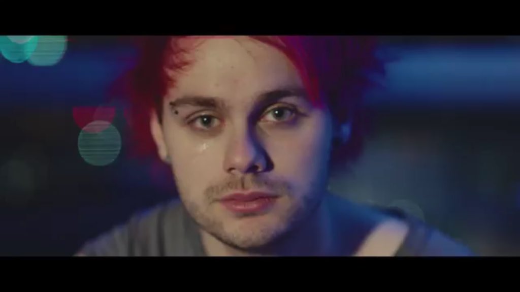 5SOSCougarsWW's tweet photo. Nope. Still not ok. https://t.co/DwUaYnE3XN
