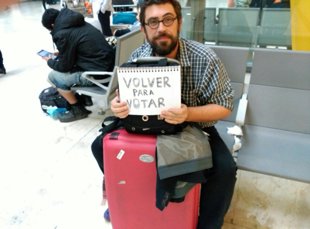 Podemos_LaRioja's tweet photo. Hay muchos que regresan en una Campaña Épica para Impulsar el Cambio. #VotarParaVolver #VotaPodemos20D https://t.co/poKvRjtakp