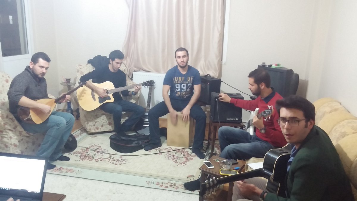 sacdeu's tweet photo. Müzik departmanımız yılbaşı için çalışmalara başladı 🎉🎉 Fakülte bizimle daha renkli 😄 https://t.co/BStUUMtFwD