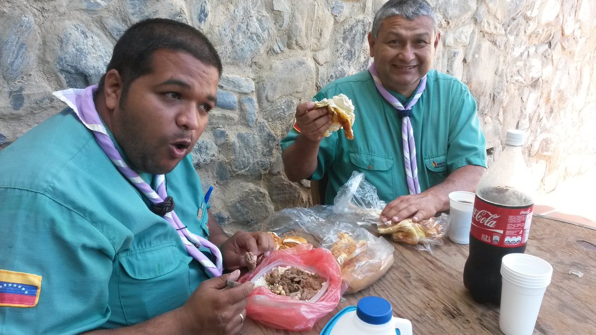 GSMarcosBrito's tweet photo. Y de esta manera culminamos las actividades scouts por este año. Compartiendo como familia un día diferente. SLPS. https://t.co/Dj4BunejWJ