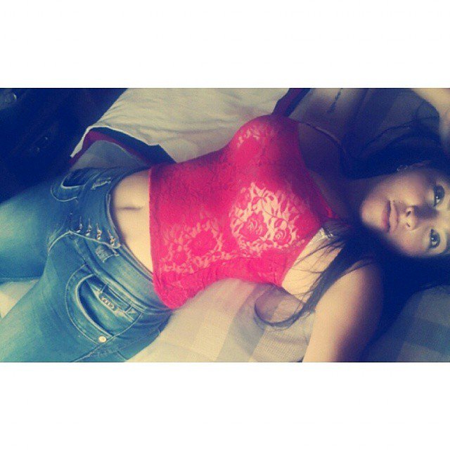 lorenaandreinaf's tweet photo. 200 #RT y subo foto sin ropiita @IloveWeedHot @lorenaandreinaf @FernandaLoisHot https://t.co/IefUGlywln