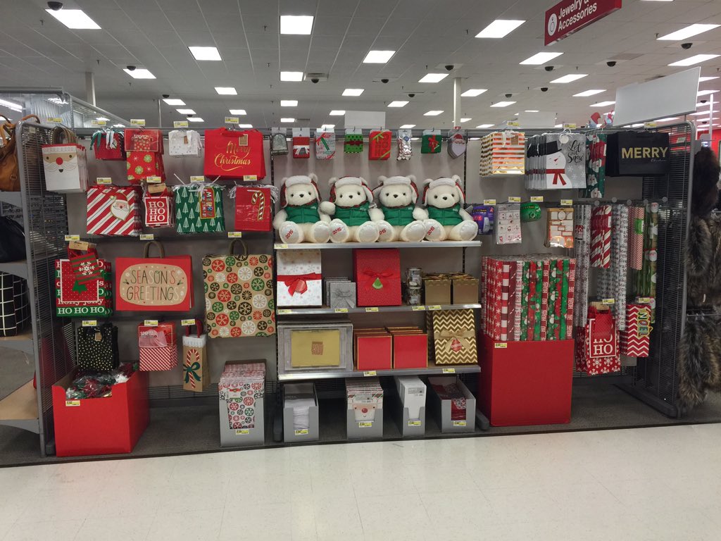 ChristyTGT1786's tweet photo. For those guest leaving #MesaMall and forget to get the #GiftWrappingEssentials !! #PrimeRealEstate #DrivingSales https://t.co/TYl87aGL7E