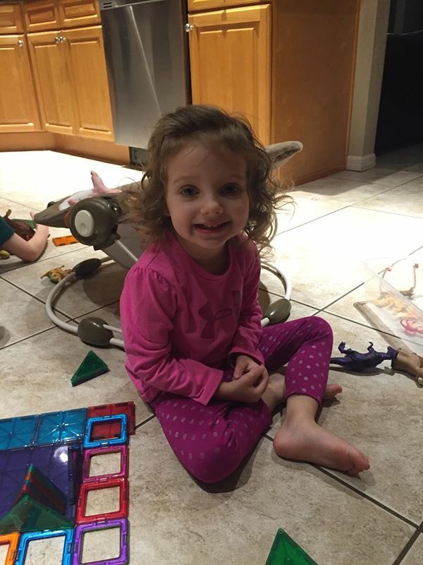 brooketm1216's tweet photo. Pic mail is my BFF. #mygirls #toolongaway #missingthosefaces https://t.co/8MOAlP22jX
