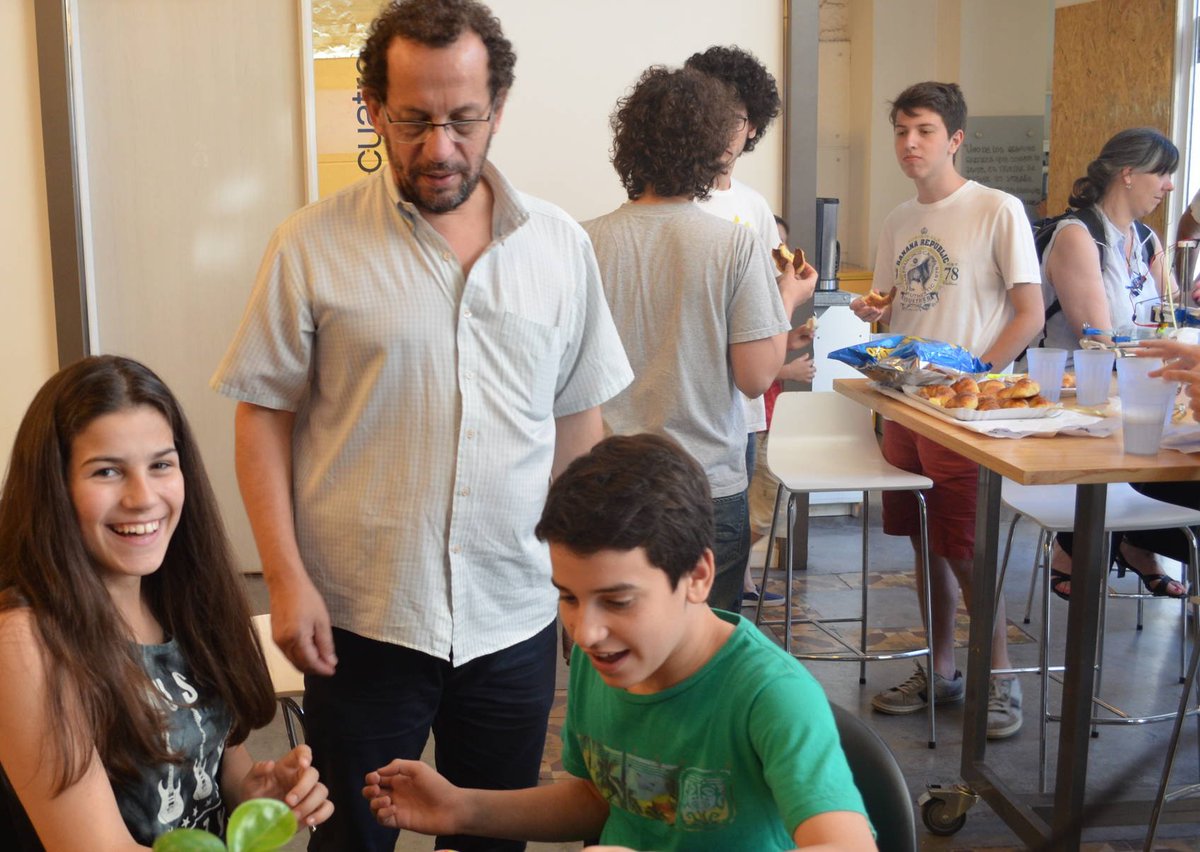 creactivis's tweet photo. Compartimos con las familias el cierre de este año de #creactivis en @areatres. Gracias a todos por venir! https://t.co/THdbD7qa3R