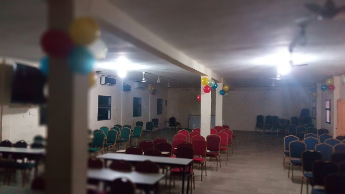 Centonni's tweet image. #devfestabj2015 On est prêts! On vous attends demain nombreux !!!! #gdgssa #satisfaitouremboursé :p