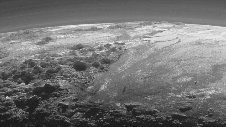 Le foto incredibili dei "giardini pensili" di Plutone