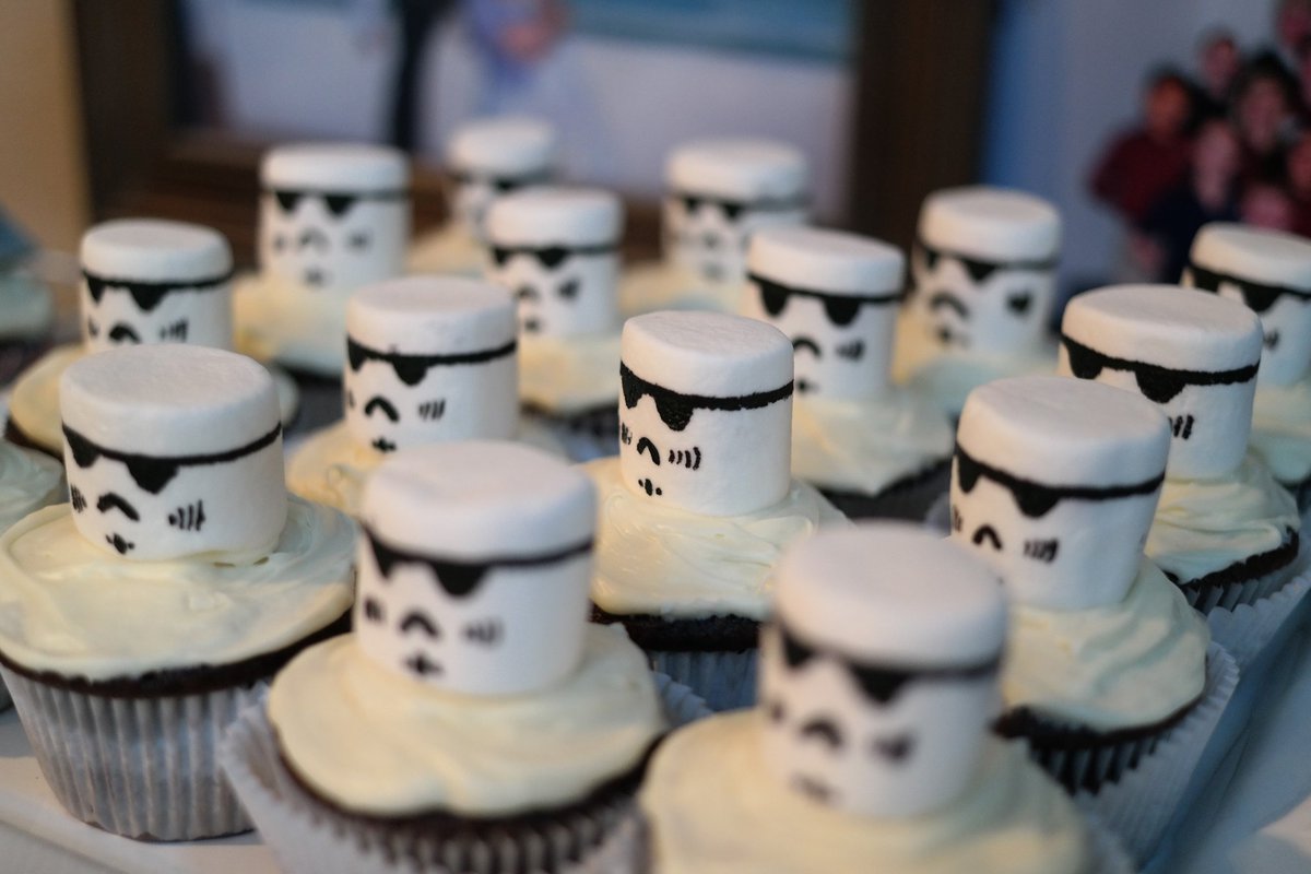 SpectacleLV's tweet photo. #starwars #theforceawakens  #stormtrooper #cupcakes #maytheforcebewithyou 
#SpectacleLV #spectaclelasvegas https://t.co/DYzXEI8cgX