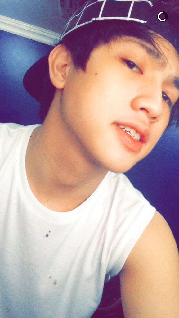 chicsersnap's tweet photo. @ranzkyle snapchat update https://t.co/nEQTghuYW4